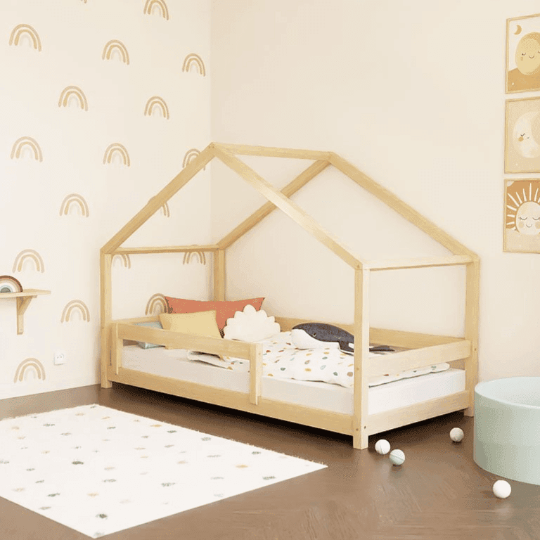 Benlemi Lit Maison Lucky Avec Barrière de Lit Rigide Décoration Naturelle 120 x 200