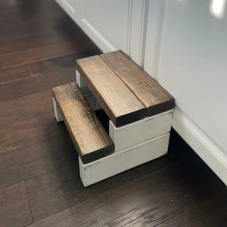 Carriage House Creek Split Top Two Step Dark Walnut Stain and Rustic White Paint